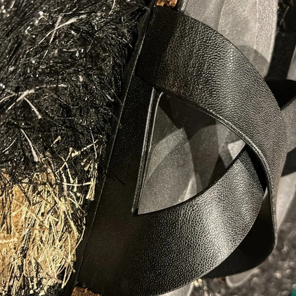 Ardene cross strap slides Sz 10 - Picture 11 of 15